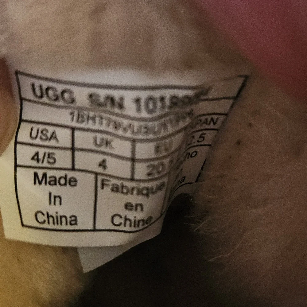 UGG Black Leather Boots with Shearling Toddler Size 4/5 - Picture 7 of 11